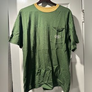 Land Rover (Pacsun) t-shirt green with gold collar